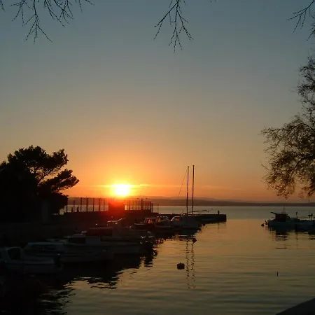 La - House & 게스트하우스