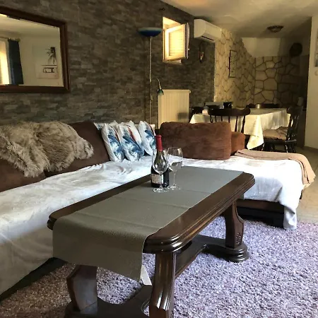 La - House & Maison d'hôtes 3*