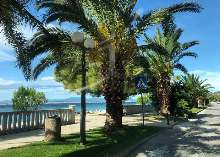 Πανσιόν La - House & 3*