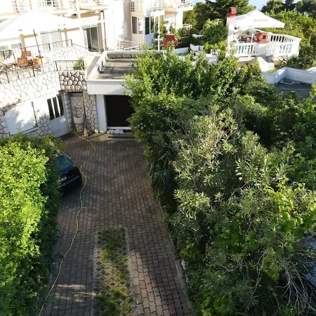 Πανσιόν La - House & Crikvenica