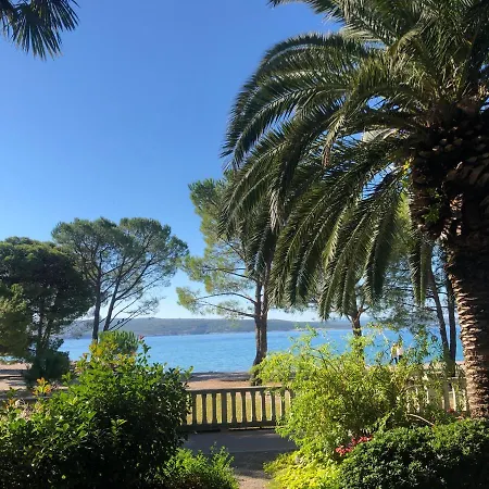 بيت ضيافة La - House &